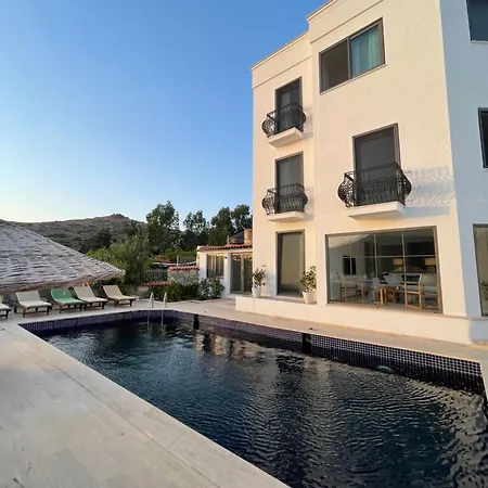 Tatil Evi Denize Sıfır Eşsiz