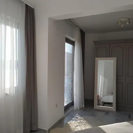 Tatil Evi Denize Sıfır Eşsiz