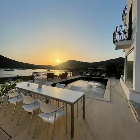 Denize Sıfır Eşsiz Tatil Evi