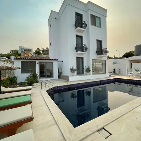 Tatil Evi Denize Sıfır Eşsiz