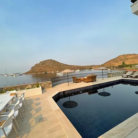 Denize Sıfır Eşsiz Tatil Evi